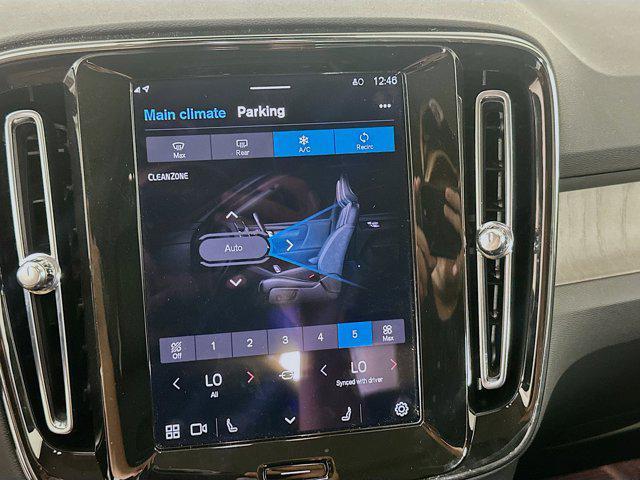 Photo of 2025 Crystal White Pearl Volvo XC40