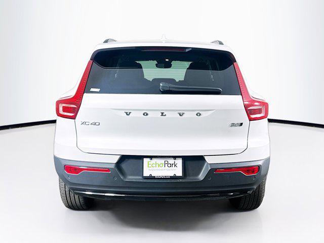 Photo of 2025 Crystal White Pearl Volvo XC40