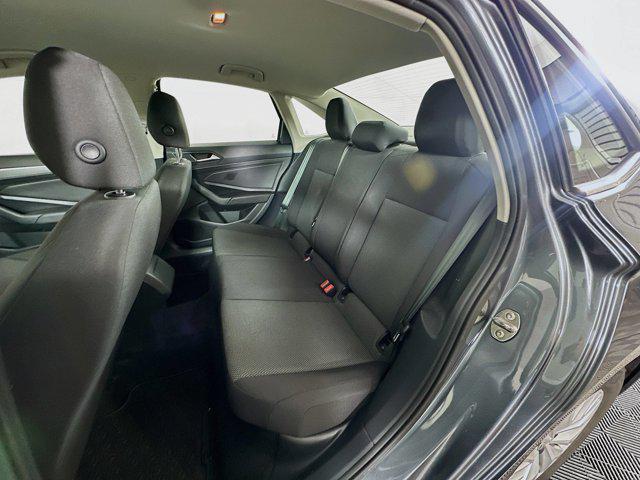 Photo of 2019 Platinum Gray Metallic Volkswagen Jetta