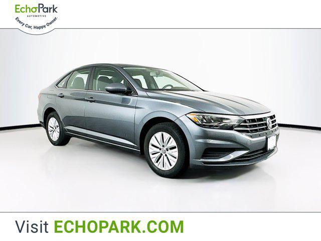Photo of 2019 Platinum Gray Metallic Volkswagen Jetta