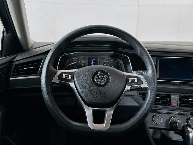 Photo of 2019 Platinum Gray Metallic Volkswagen Jetta