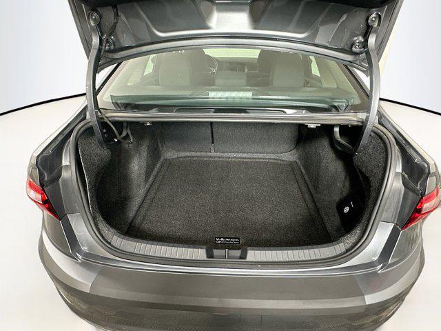 Photo of 2019 Platinum Gray Metallic Volkswagen Jetta