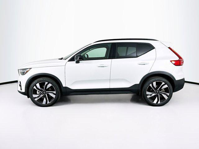 Photo of 2025 Crystal White Pearl Volvo XC40