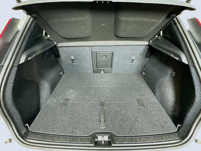 Photo of 2025 Crystal White Pearl Volvo XC40