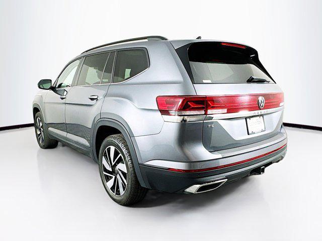 Photo of 2024 Platinum Gray Metallic Volkswagen Atlas