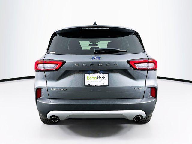 Photo of 2024 Carbonized Gray Metallic Ford Escape