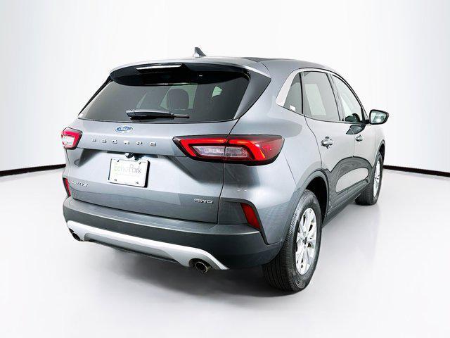 Photo of 2024 Carbonized Gray Metallic Ford Escape
