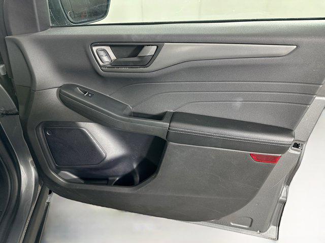 Photo of 2024 Carbonized Gray Metallic Ford Escape