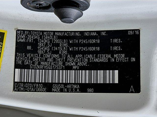 Photo of 2016 Blizzard Pearl Toyota Highlander