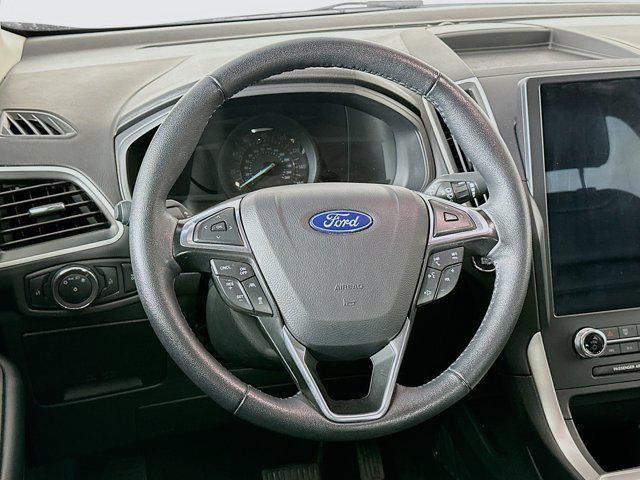 Photo of 2024 Carbonized Gray Metallic Ford Edge