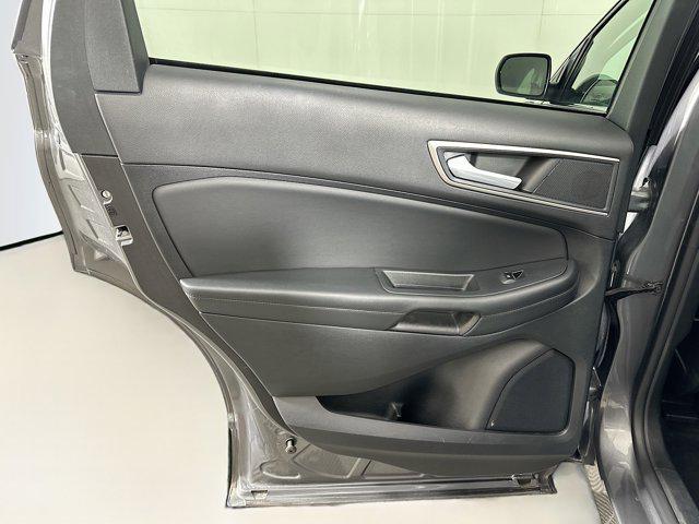 Photo of 2024 Carbonized Gray Metallic Ford Edge
