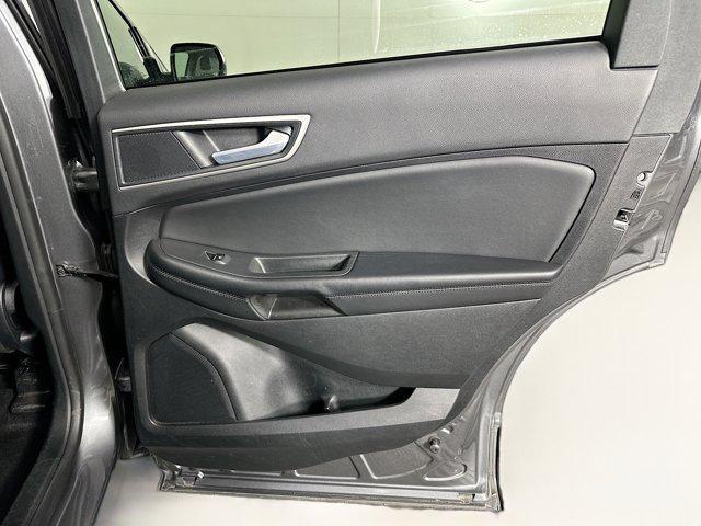 Photo of 2024 Carbonized Gray Metallic Ford Edge