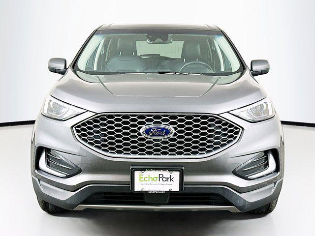 Photo of 2024 Carbonized Gray Metallic Ford Edge