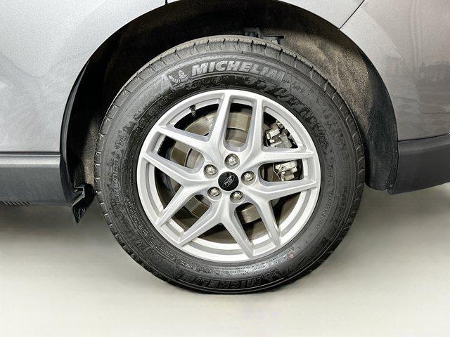 Photo of 2024 Carbonized Gray Metallic Ford Edge