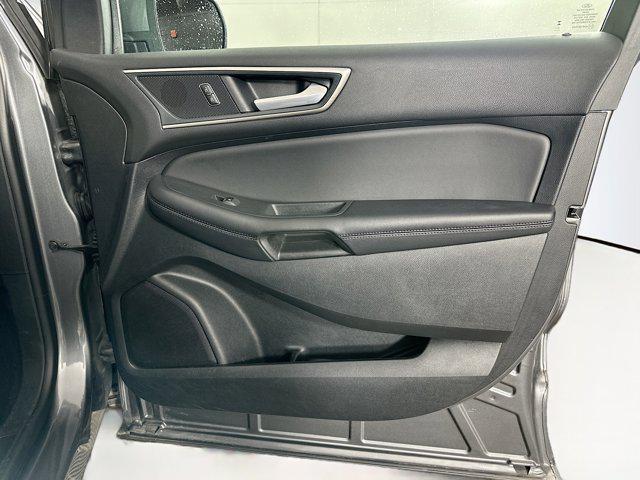 Photo of 2024 Carbonized Gray Metallic Ford Edge