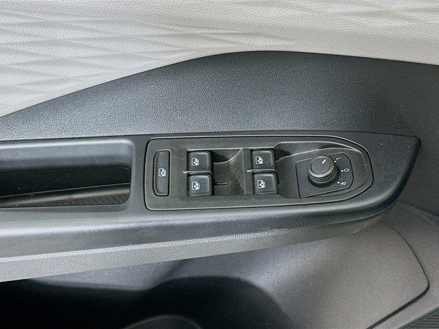 Photo of 2024 Pure White Volkswagen Taos