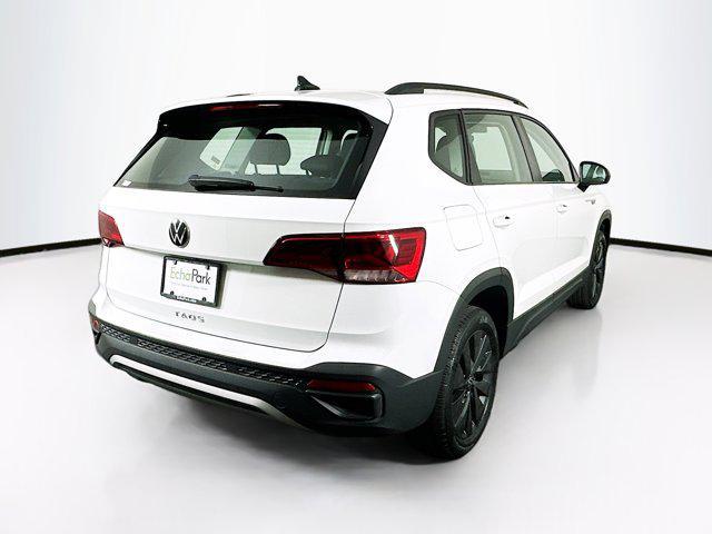 Photo of 2024 Pure White Volkswagen Taos