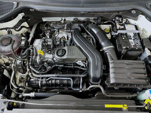 Photo of 2024 Pure White Volkswagen Taos