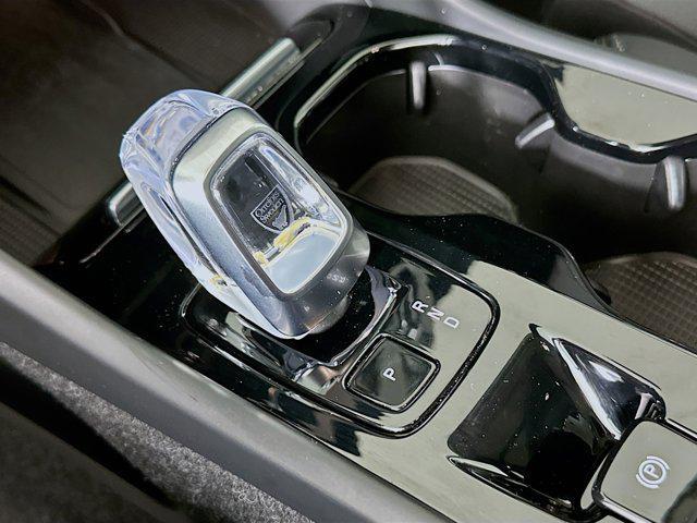 Photo of 2025 Crystal White Pearl Volvo XC40