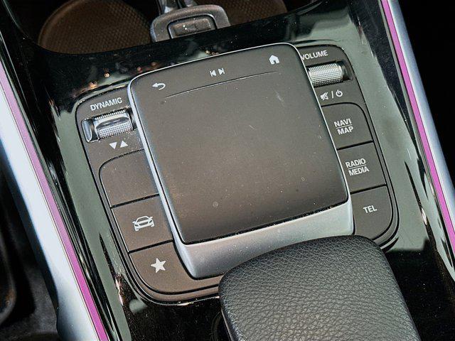 Photo of 2022 Iridium Silver Metallic Mercedes-Benz GLB 250