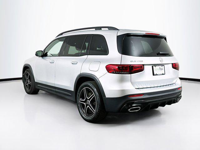Photo of 2022 Iridium Silver Metallic Mercedes-Benz GLB 250