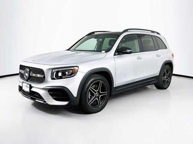 Photo of 2022 Iridium Silver Metallic Mercedes-Benz GLB 250