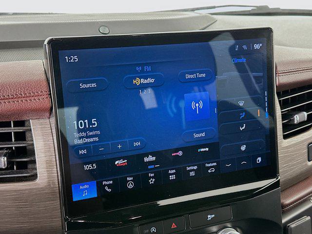 Photo of 2024 Agate Black Metallic Ford Expedition
