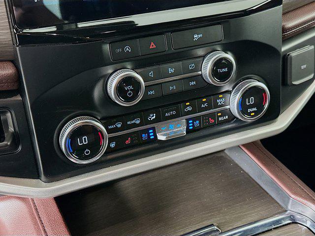 Photo of 2024 Agate Black Metallic Ford Expedition
