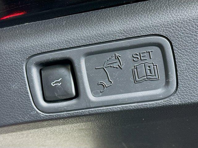 Photo of 2024 Agate Black Metallic Ford Expedition