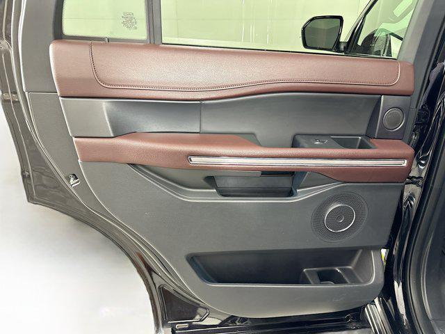 Photo of 2024 Agate Black Metallic Ford Expedition