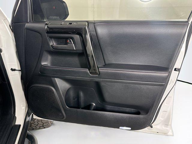 Photo of 2020 Super White Toyota 4Runner