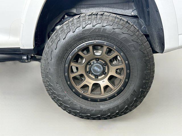 Photo of 2020 Super White Toyota 4Runner
