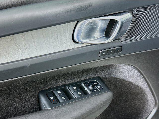 Photo of 2025 Crystal White Pearl Volvo XC40