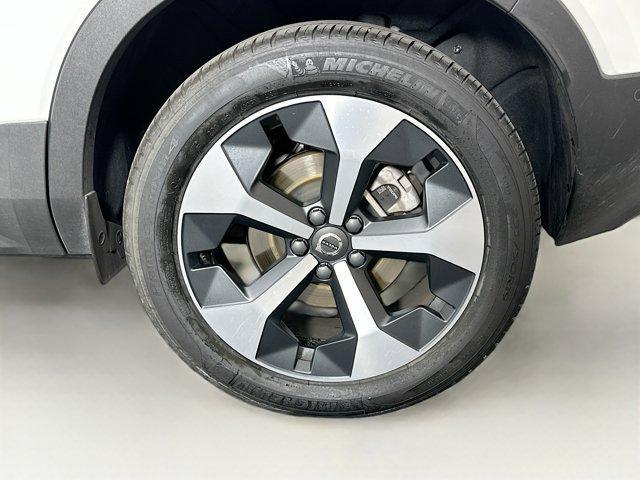 Photo of 2025 Crystal White Pearl Volvo XC40