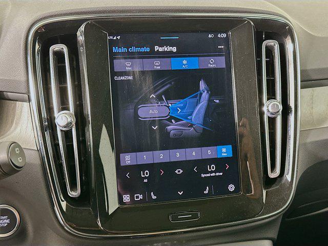 Photo of 2025 Crystal White Pearl Volvo XC40