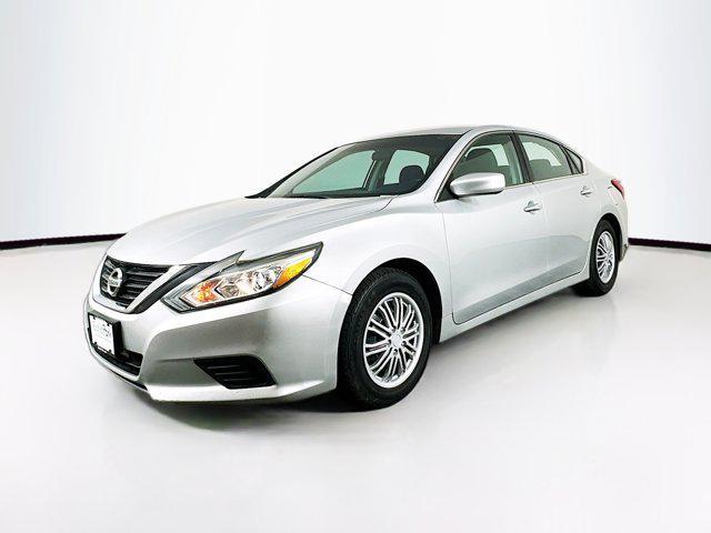 Photo of 2017 Brilliant Silver Nissan Altima