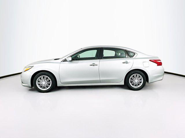 Photo of 2017 Brilliant Silver Nissan Altima