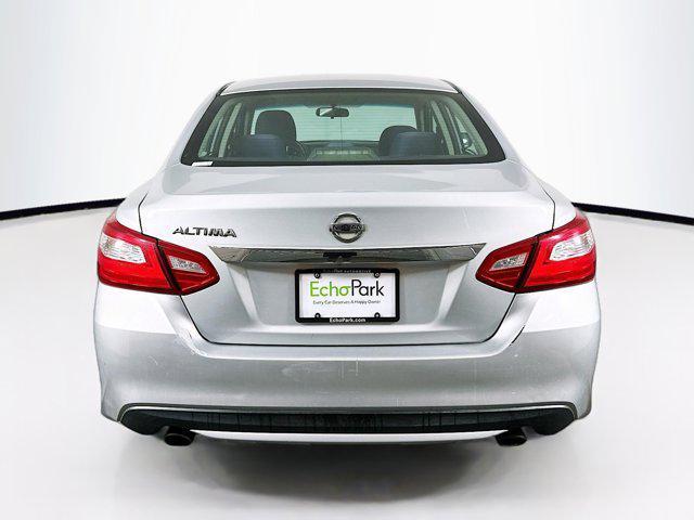 Photo of 2017 Brilliant Silver Nissan Altima