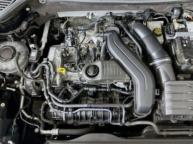 Photo of 2024 Pyrite Silver Metallic Volkswagen Taos
