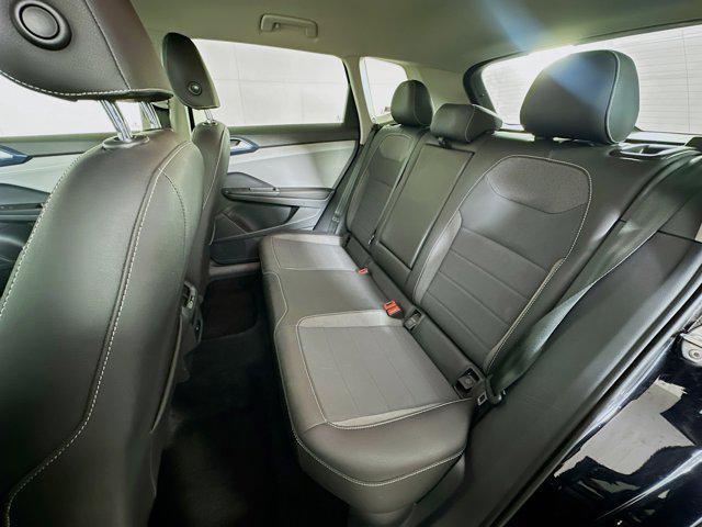 Photo of 2024 Pyrite Silver Metallic Volkswagen Taos