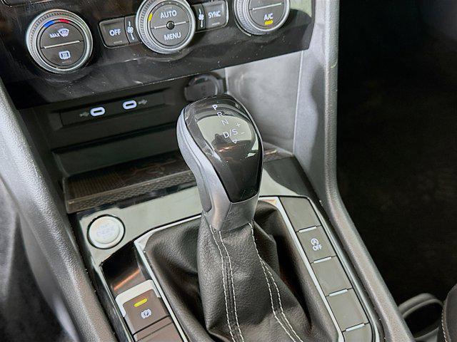 Photo of 2024 Pyrite Silver Metallic Volkswagen Taos