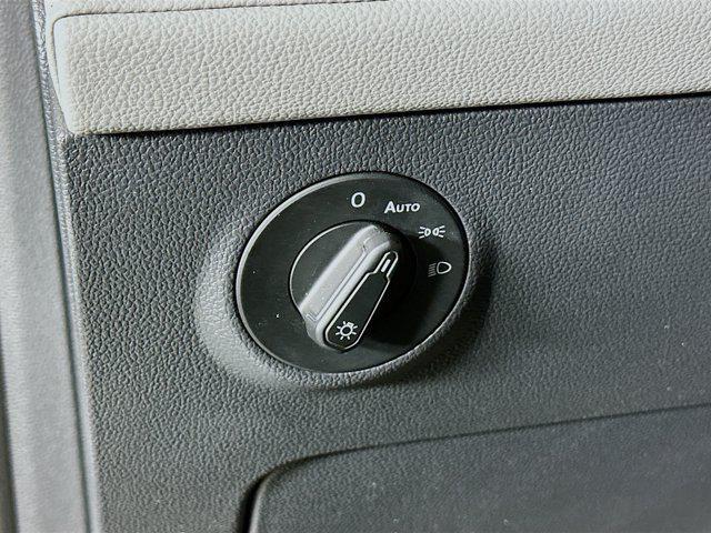 Photo of 2024 Pyrite Silver Metallic Volkswagen Taos