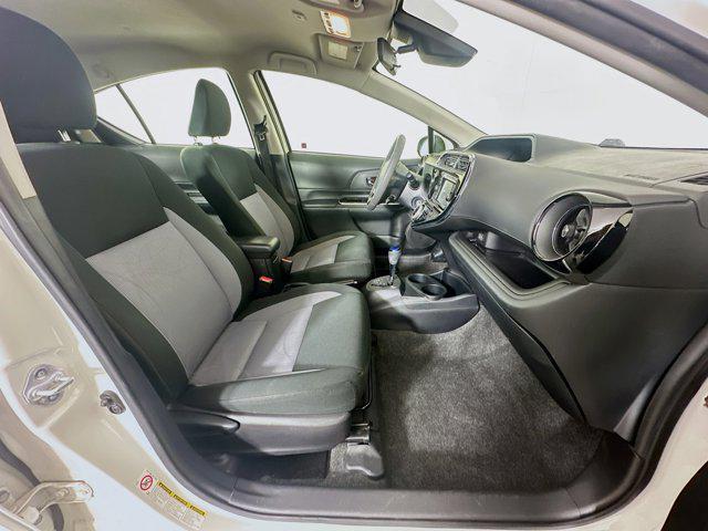 Photo of 2018 Moonglow Toyota Prius c