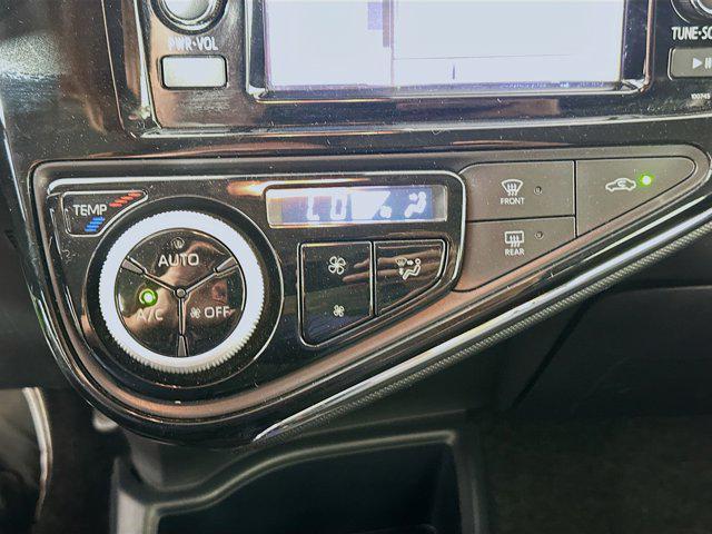 Photo of 2018 Moonglow Toyota Prius c