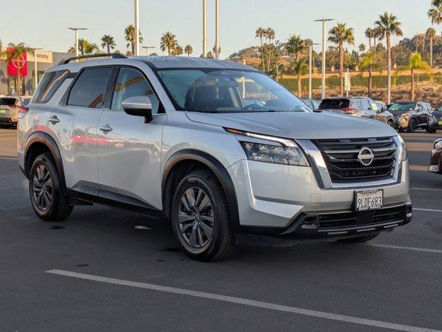 Photo of 2024 Brilliant Silver Metallic Nissan Pathfinder