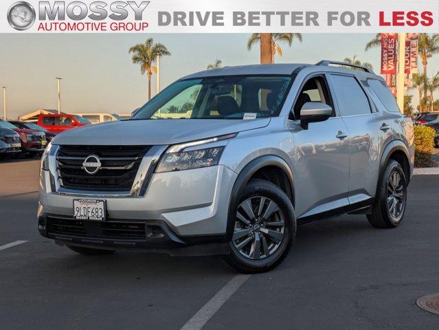 Photo of 2024 Brilliant Silver Metallic Nissan Pathfinder