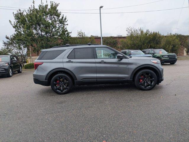Photo of 2023 CARBONIZED GRAY METALLIC Ford Explorer