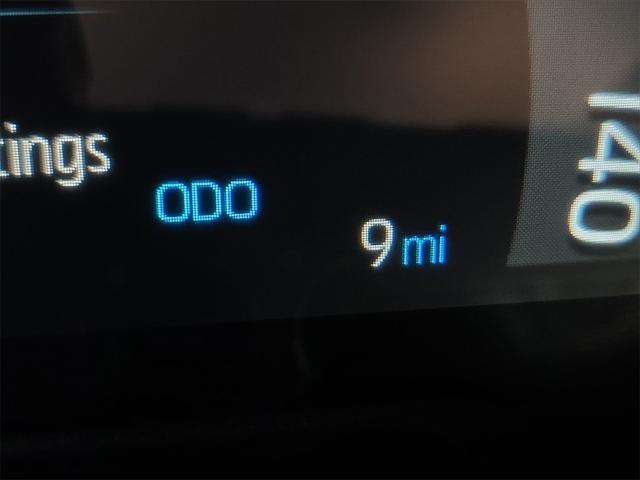 Photo of 2025 Ice Cap Toyota RAV4 Hybrid