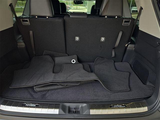 Photo of 2025 Blueprint Toyota Grand Highlander