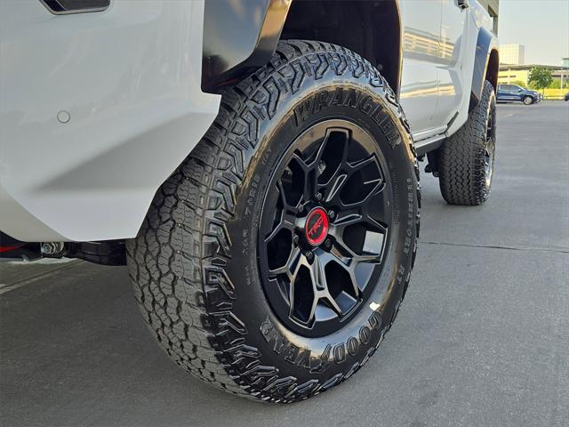 Photo of 2025 Ice Cap w/Black Roof Toyota Tacoma